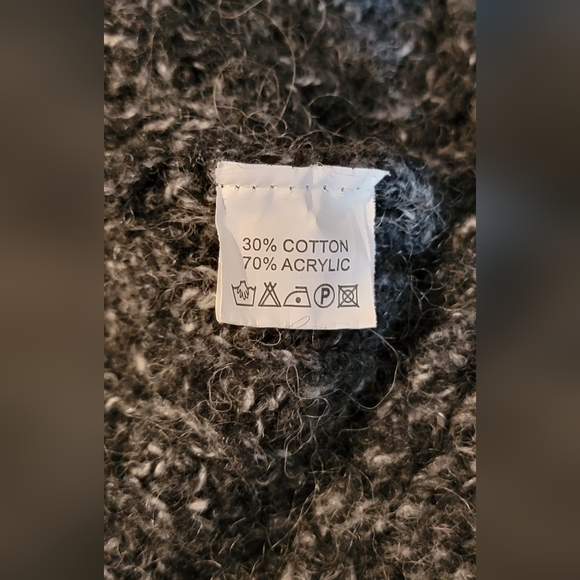 Cozy Sweater - Long Fluted - Size M - Picture 8 of 8